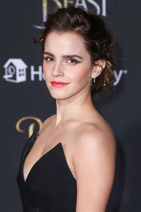 Emma Watson reveals pubic hair grooming secrets in very candid。